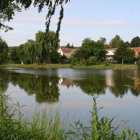 Penzion U Sklepu Hotel Hovorany Luaran gambar