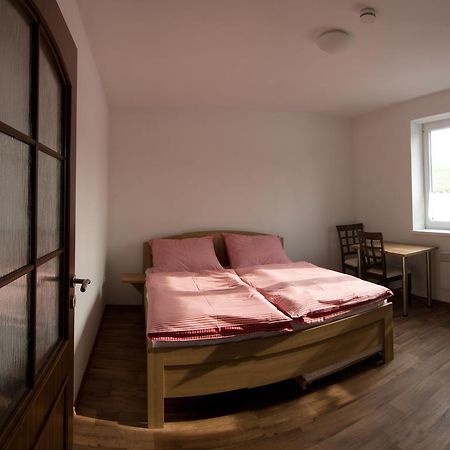 Penzion U Sklepu Hotel Hovorany Luaran gambar