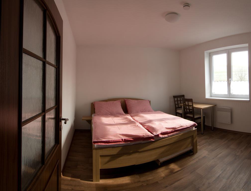 Penzion U Sklepu Hotel Hovorany Luaran gambar