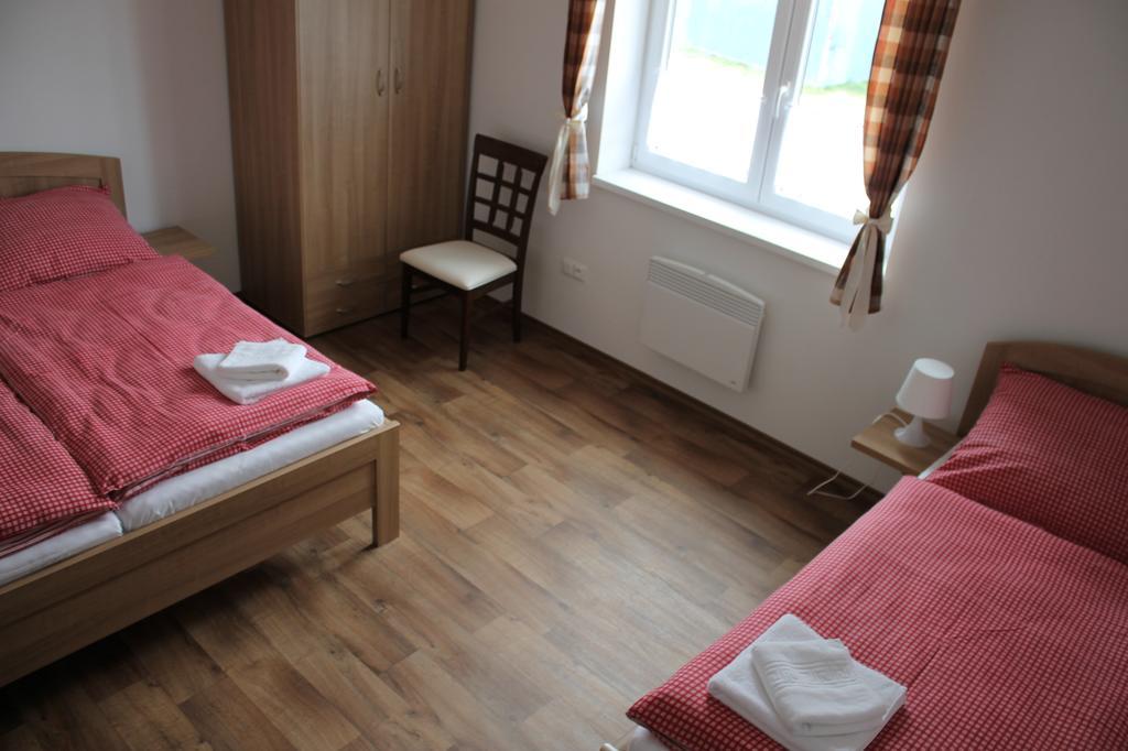 Penzion U Sklepu Hotel Hovorany Luaran gambar