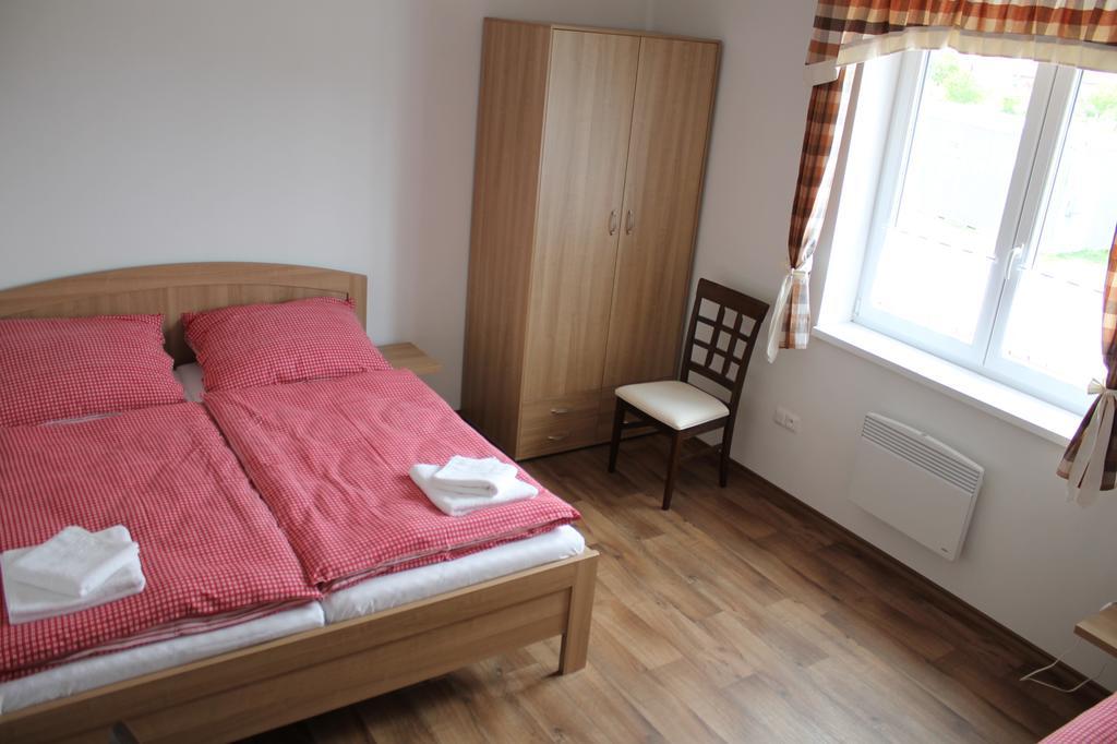 Penzion U Sklepu Hotel Hovorany Luaran gambar